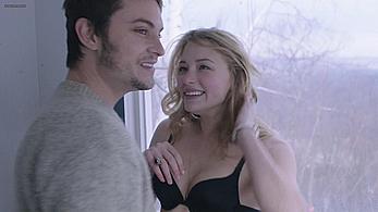 Actress - Haley Bennett: Movie - Deep Powder